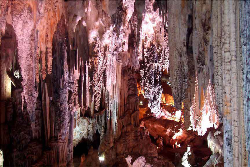 Пещеры  Куэвас де Нерха