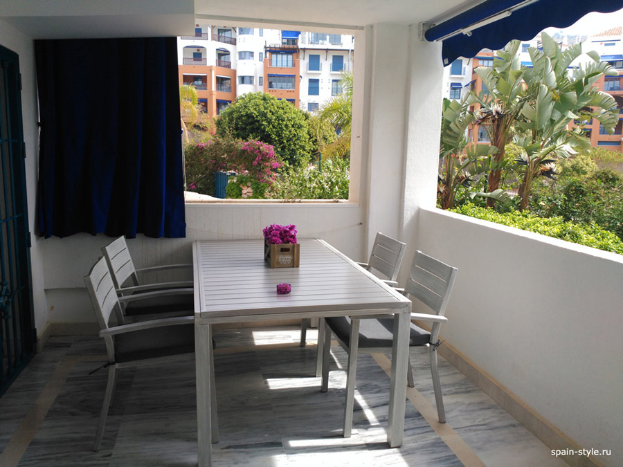 Terraza, Apartamento de vacaciónes en primera línea de playa en Almuñécar, alquilar
