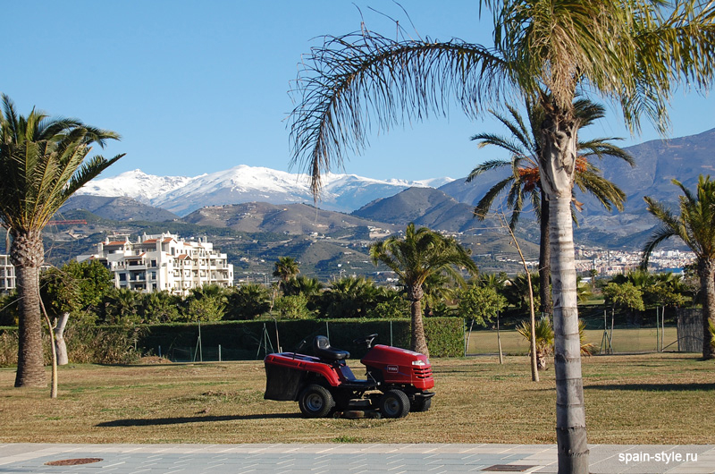 Piso  en Playa Granada Golf Resort, En la urbanización 