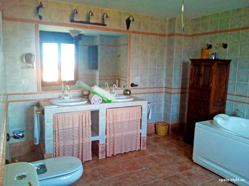  Ванная комната,  Загородная вилла  в Гранаде - туристический бизнес  