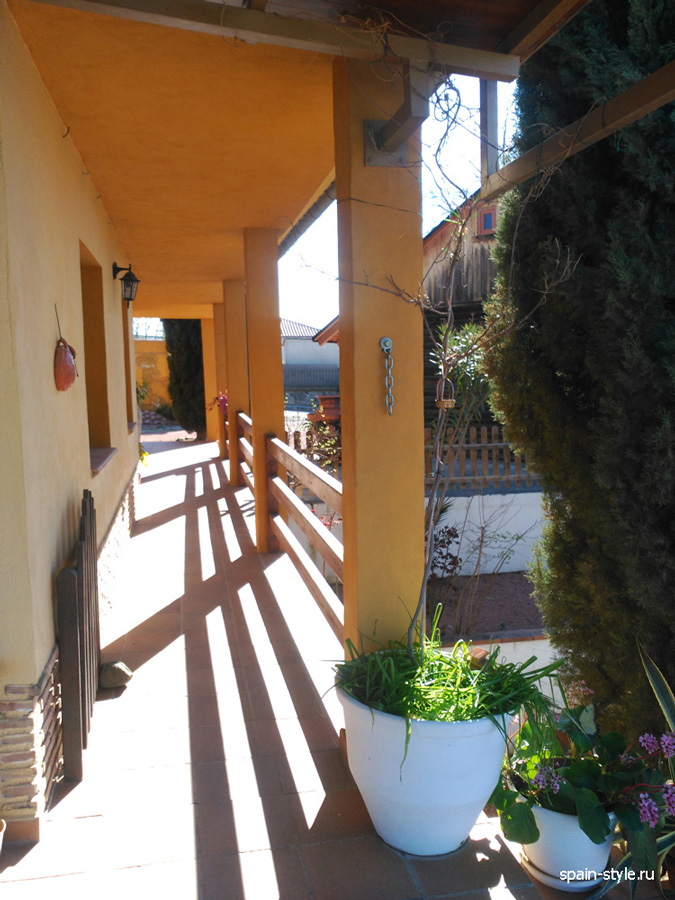 Загородная вилла  в Гранаде - туристический бизнес  