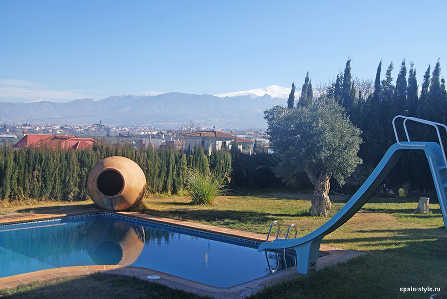  Swimming pool with montains views 