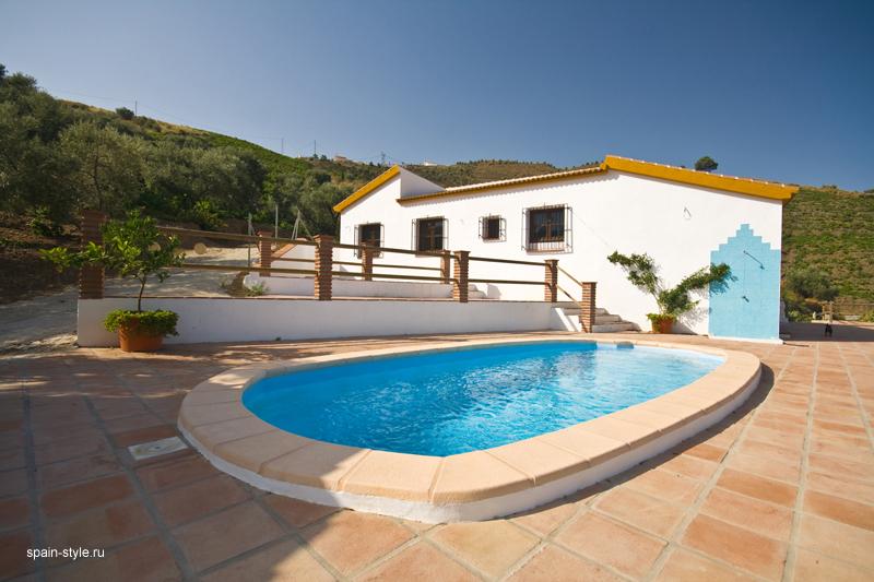 Casa rural con piscina en  Málaga 