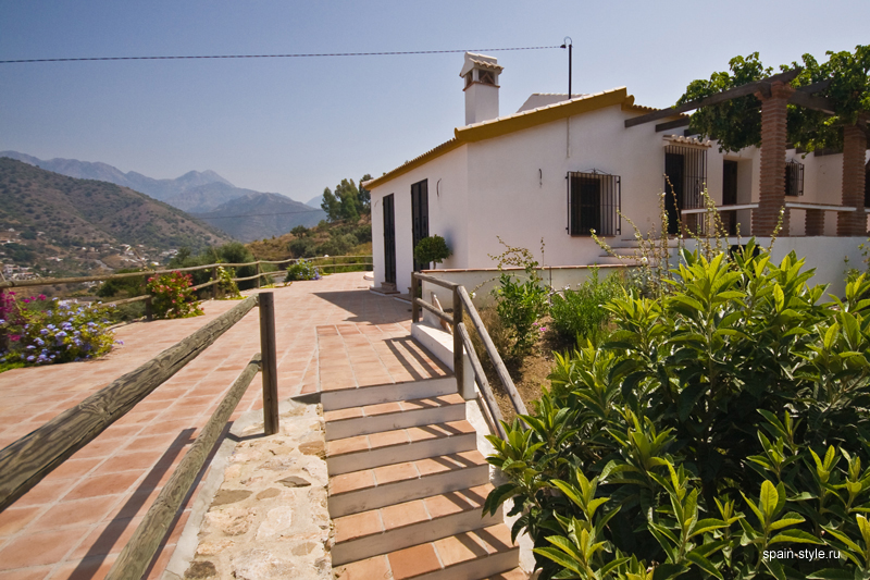  Country  house  with pool for sale in Torrox 