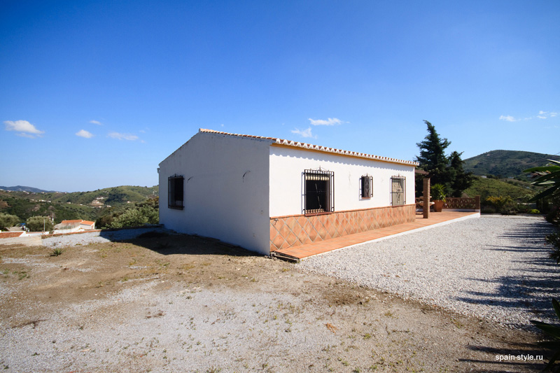 Country house for sale in Torrox
