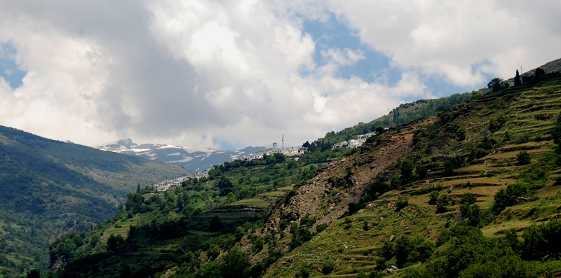 Виды на горы, Коттедж в горах Альпухарры в поселке Тревелес 