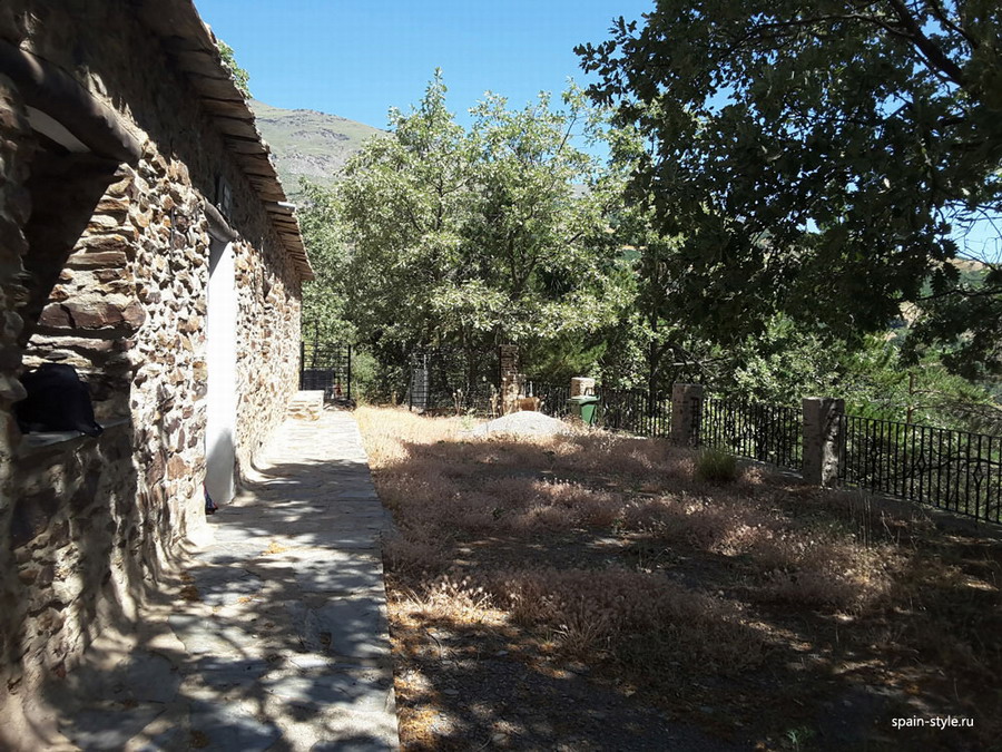  Country house with  7 ha land in the Sierra Nevada National Park