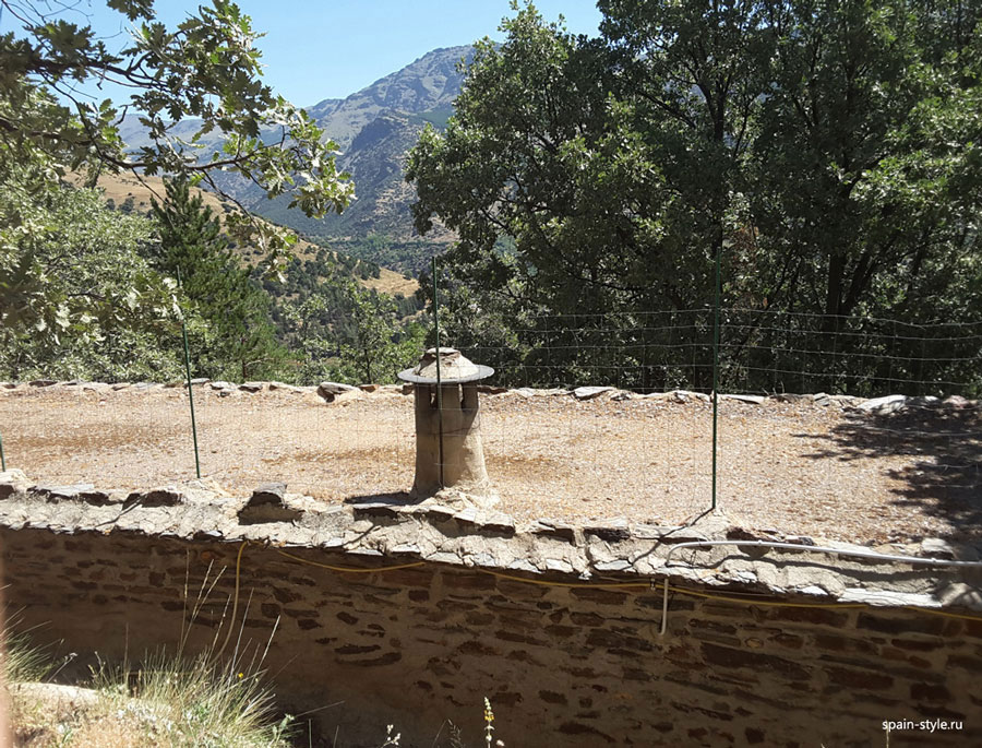 The roof with a typical pipe, Country house with  7 ha land in the Sierra Nevada National Park