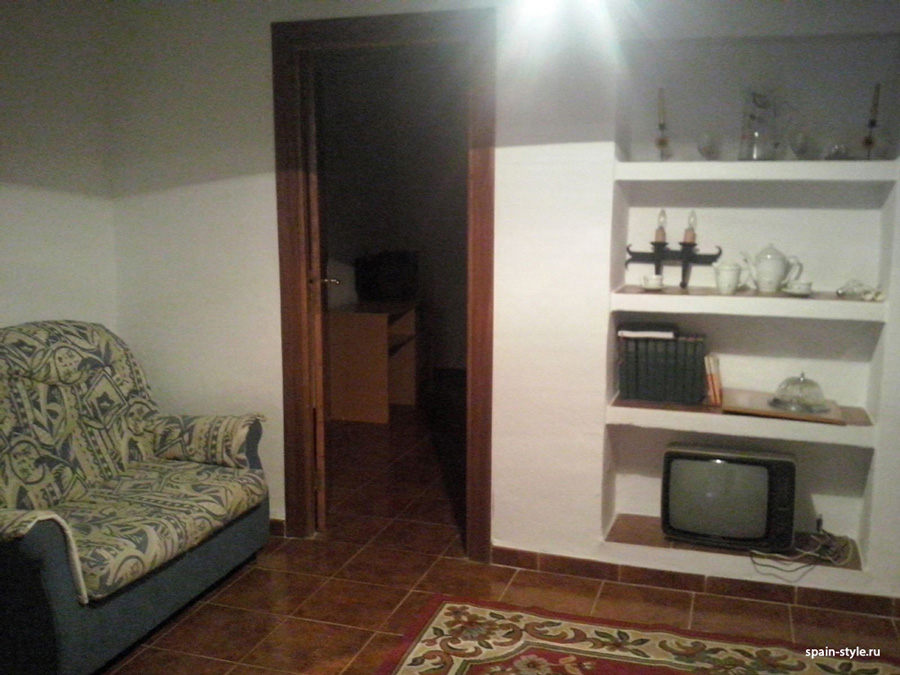  Комната, Финка с домом в горах Контравьесы  в Гранаде
