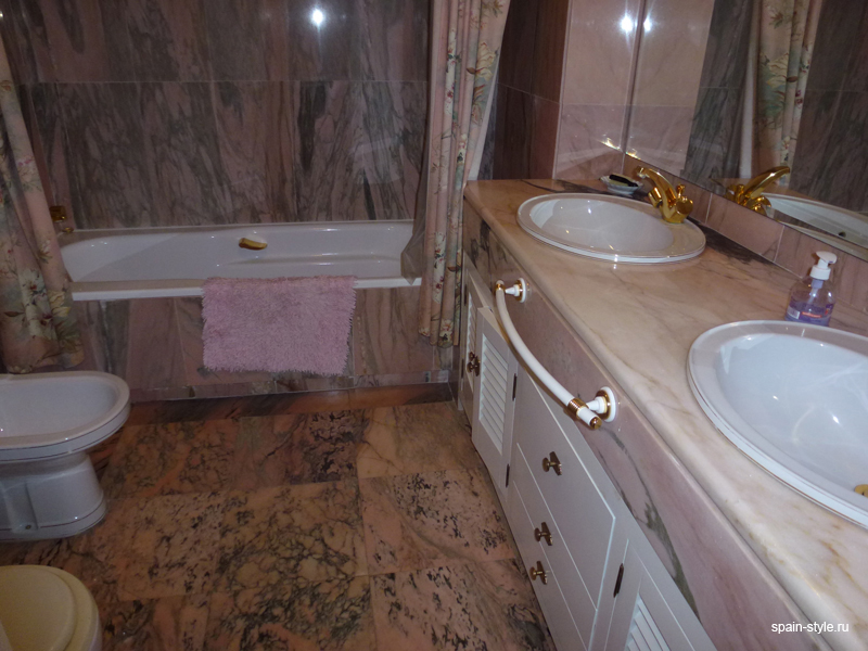 Bathroom, Luxury apartment for sale  in the center of Marbella