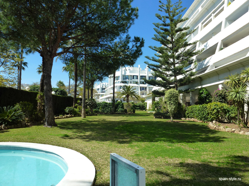 Pool and garden, Luxury apartment for sale  in the center of Marbella