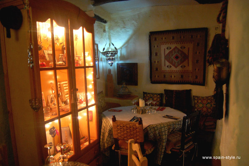  Экзотический вегетарианский ресторан  в  горах Альпухарры 