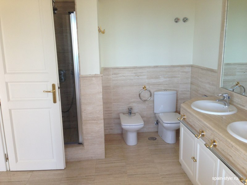 Bathroom, Luxury villa for sale in Marbella