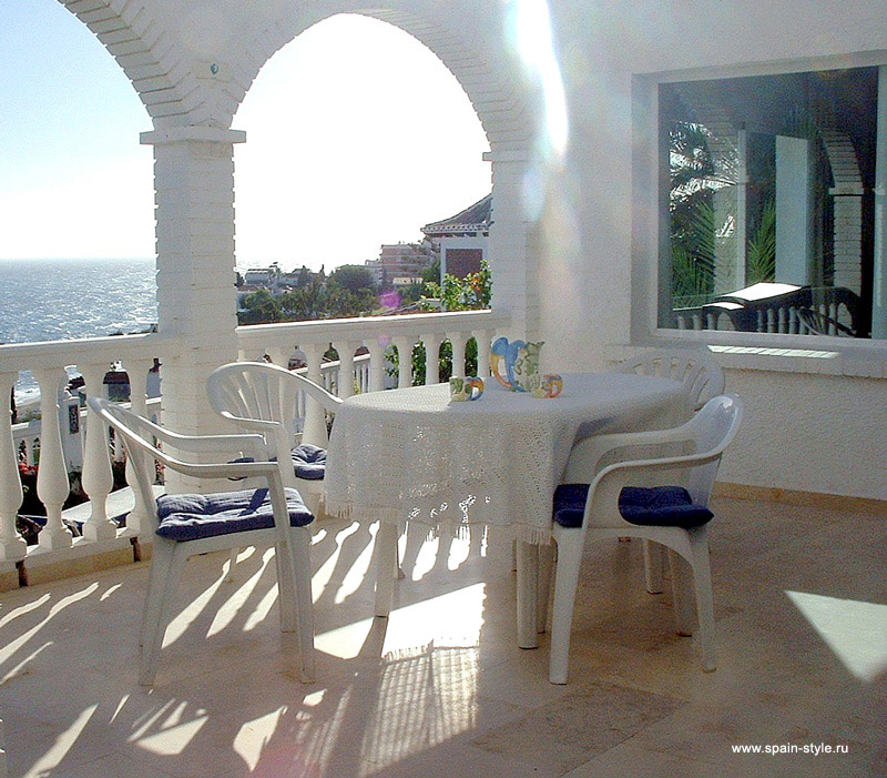 Terraza, Villa en la playa Burriana, Nerja, alquiler 