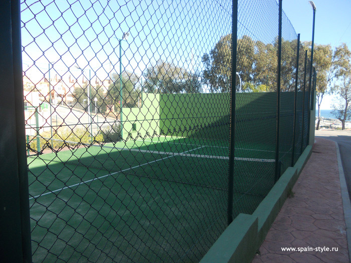 Теннисный корт,   Вилла в Ринкон-де-ла-Викториа, Малага