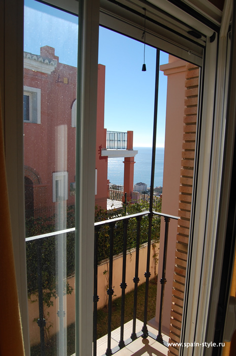 Окно,     Вилла в Ринкон-де-ла-Викториа, Малага